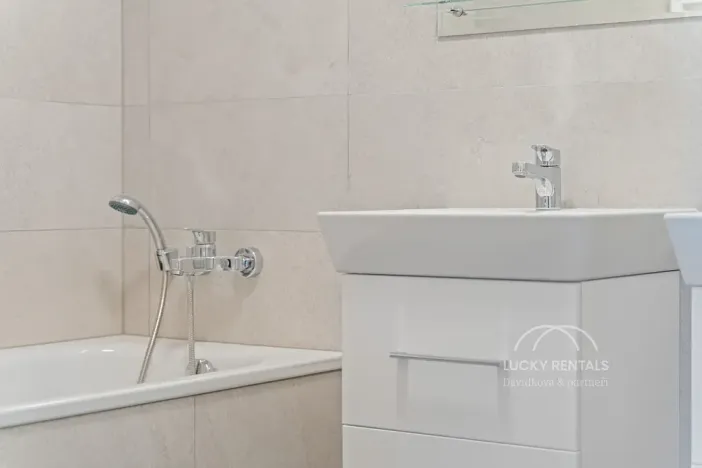 Pronájem bytu 1+kk, Praha - Chodov, Líbalova, 32 m2