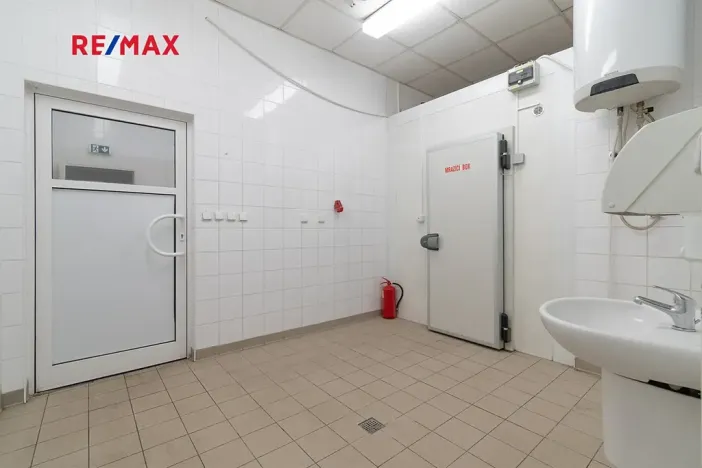 Pronájem obchodního prostoru, Plzeň, 181 m2