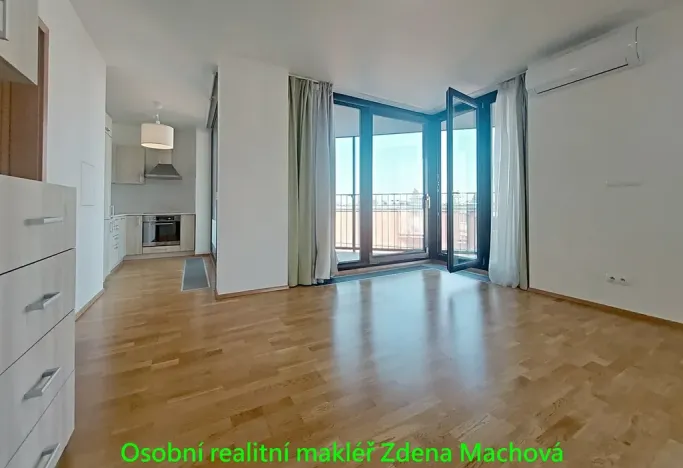 Pronájem bytu 1+kk, Praha - Žižkov, Ke kapslovně, 38 m2