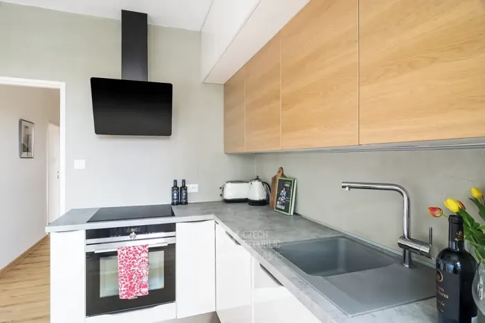 Pronájem bytu 3+1, Praha - Střešovice, Střešovická, 77 m2