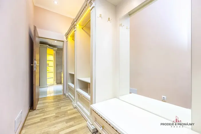 Prodej bytu 2+kk, Praha, Slavíkova, 105 m2