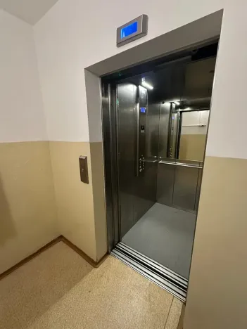 Pronájem bytu 2+1, Praha, Svídnická, 39 m2