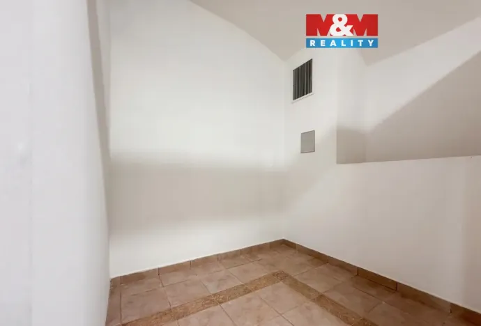 Pronájem skladu, Praha - Nové Město, Sokolská, 4 m2