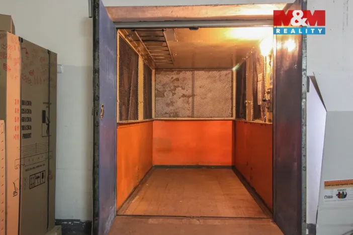 Pronájem skladu, Varnsdorf, Karlova, 700 m2