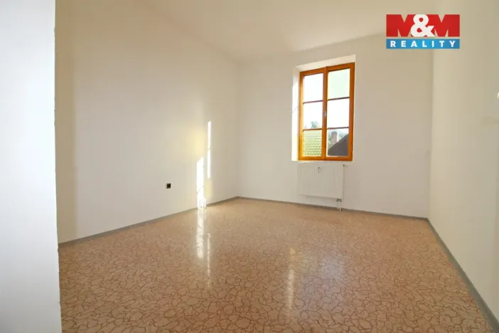 Prodej bytu 3+1, Nový Bor - Arnultovice, Gen. Svobody, 90 m2