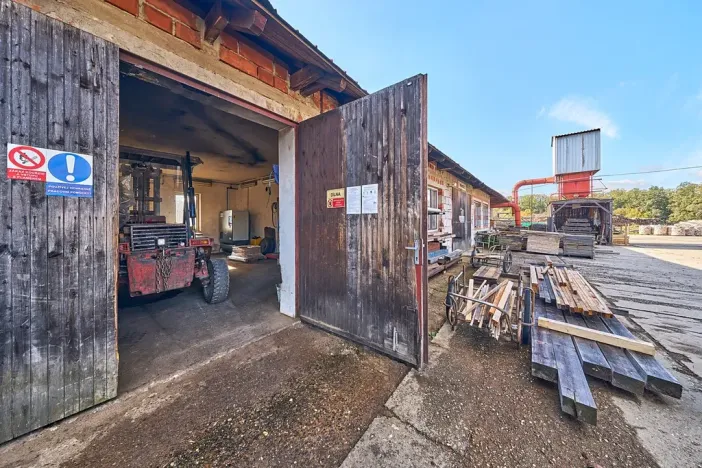 Prodej výrobních prostor, Seletice, 19535 m2