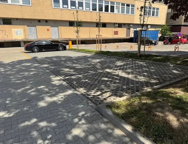 Pronájem garážového stání, Pardubice, 17. listopadu, 10 m2