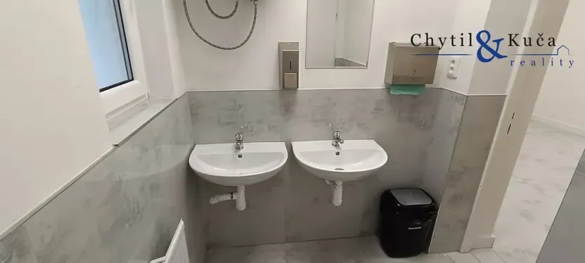 Pronájem obchodního prostoru, Přerov, Škodova, 138 m2