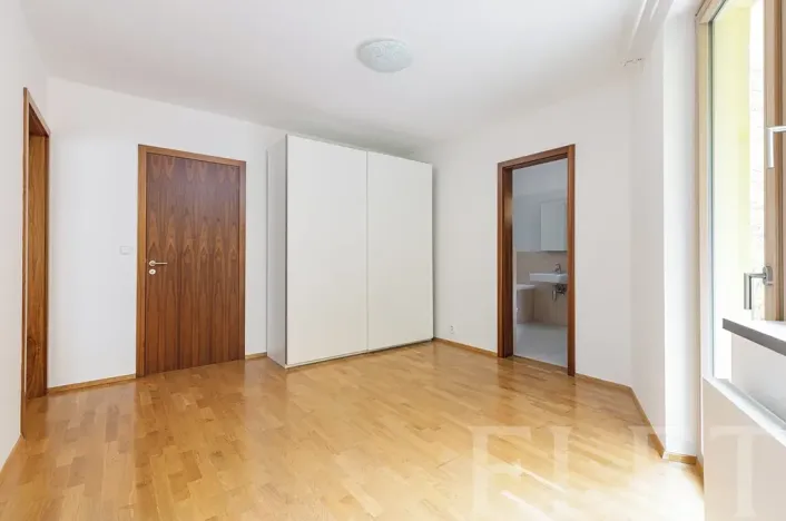 Pronájem bytu 4+kk, Praha - Žižkov, Jeseniova, 117 m2