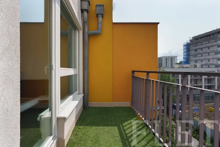 Pronájem bytu 2+kk, Praha - Vysočany, Kabešova, 53 m2