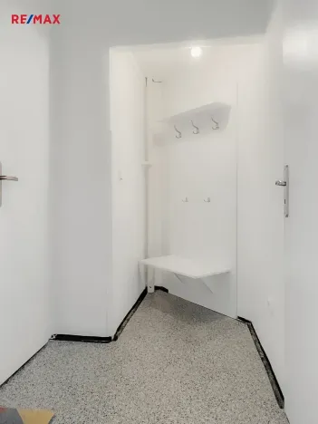 Pronájem bytu 1+kk, Praha - Vršovice, Orelská, 24 m2