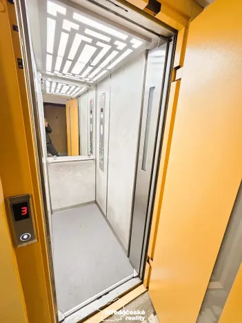 Pronájem bytu 2+kk, Ústí nad Labem, Žežická, 48 m2