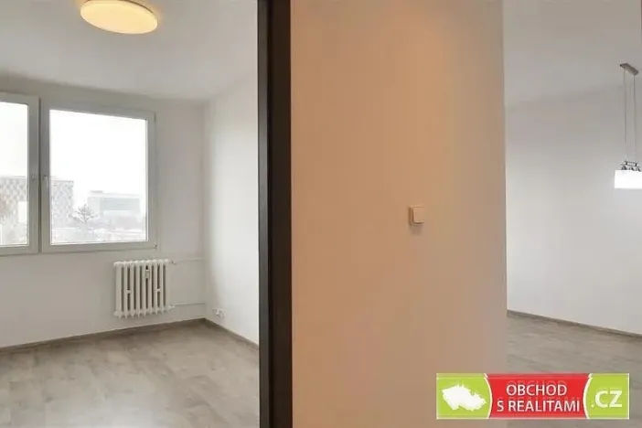 Pronájem bytu 2+kk, Praha, Pujmanové, 40 m2