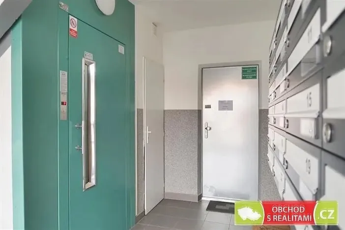 Pronájem bytu 2+kk, Praha, Pujmanové, 40 m2