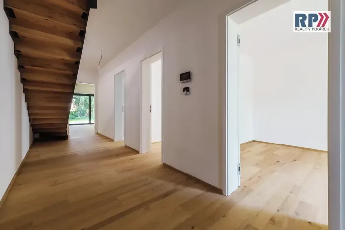 Prodej bytu 5+kk, Praha - Klánovice, U trativodu, 146 m2