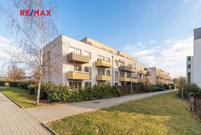 Prodej bytu 2+kk, Praha - Hostavice, U Hostavického potoka, 50 m2