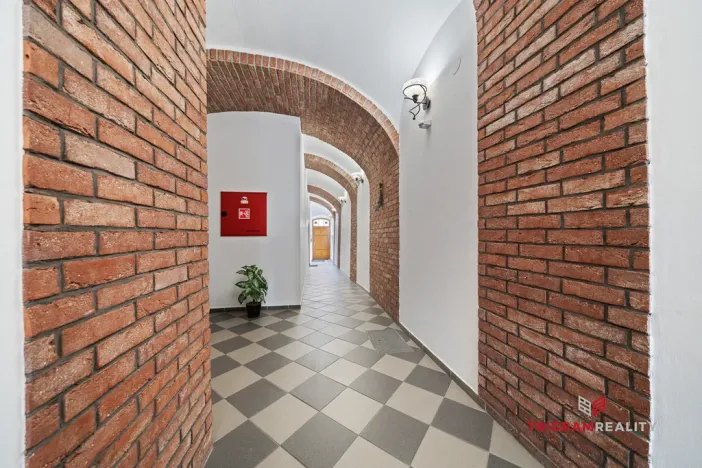 Pronájem bytu 1+kk, Hradec Králové, Dlouhá, 25 m2