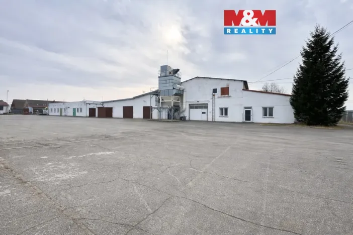 Pronájem skladu, Spytihněv, 2098 m2