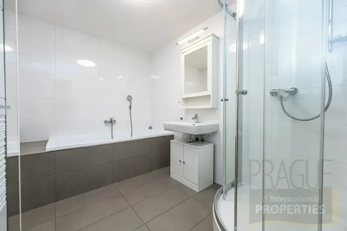 Prodej bytu 3+kk, Praha - Radlice, U Dívčích hradů, 89 m2