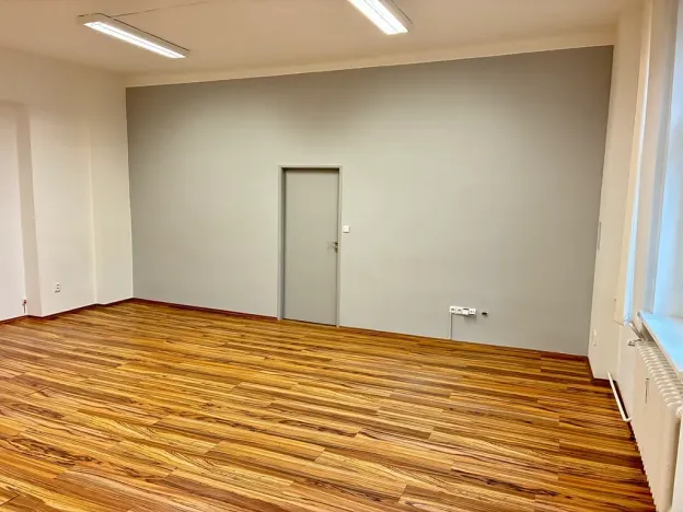 Pronájem kanceláře, Karlovy Vary, T. G. Masaryka, 72 m2