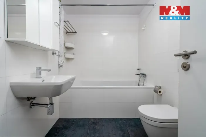 Prodej bytu 3+kk, Horoměřice, Karla IV., 76 m2