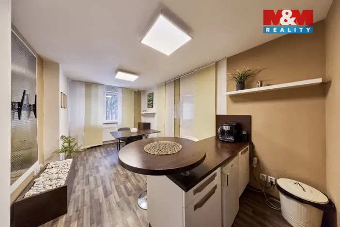 Prodej obchodního prostoru, Trutnov - Horní Staré Město, 1667 m2