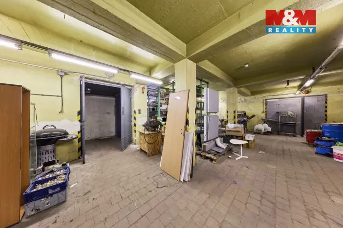 Prodej skladu, Trutnov - Horní Staré Město, 1667 m2