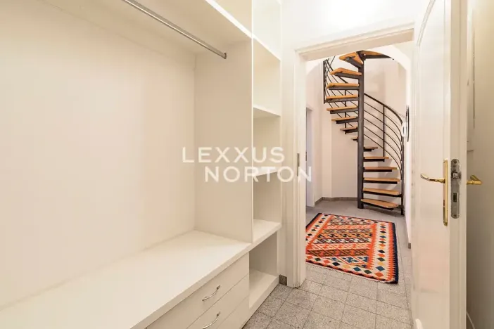 Pronájem bytu 2+1, Praha - Malá Strana, Vlašská, 73 m2