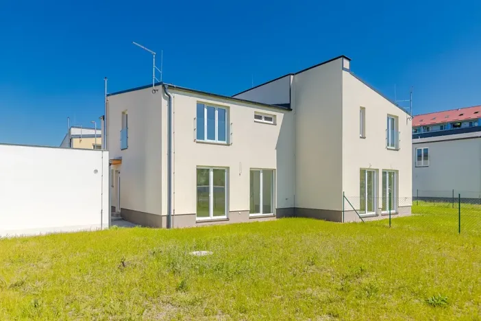 Prodej rodinného domu, Milovice, Modřínová, 137 m2