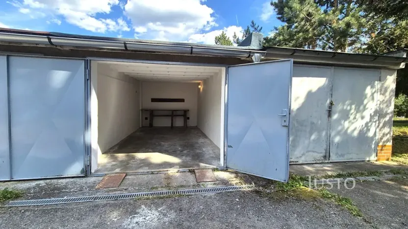 Pronájem garáže, Písek, Lipová alej, 16 m2