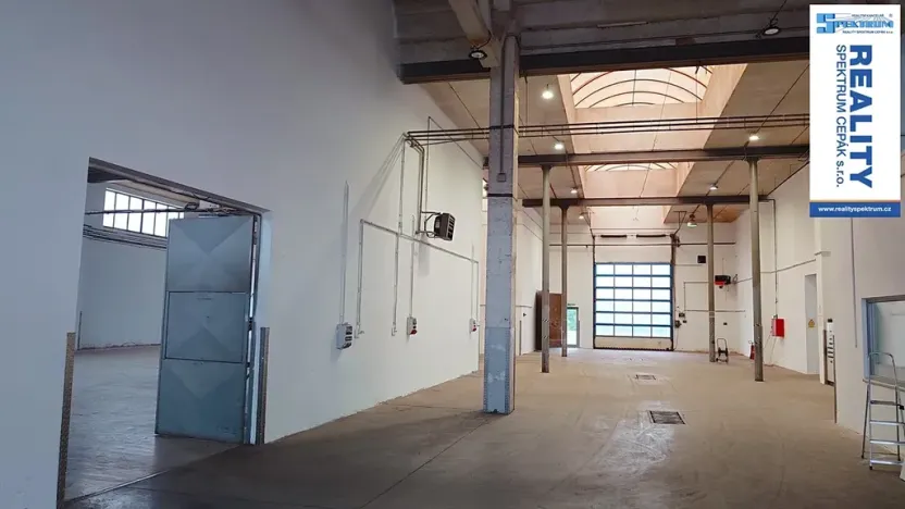 Pronájem výrobních prostor, Lišov, Hůrecká, 1109 m2