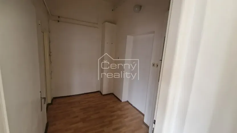 Pronájem kanceláře, Pardubice, Mezi Mosty, 65 m2