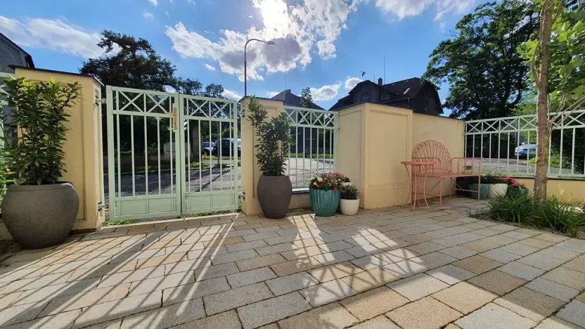 Pronájem bytu 1+kk, Praha - Malešice, Strnadova, 32 m2