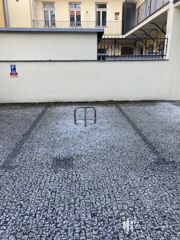 Pronájem garážového stání, Praha - Nové Město, Opatovická, 15 m2