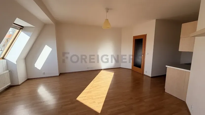 Pronájem bytu 2+kk, Praha, Komořanská, 61 m2