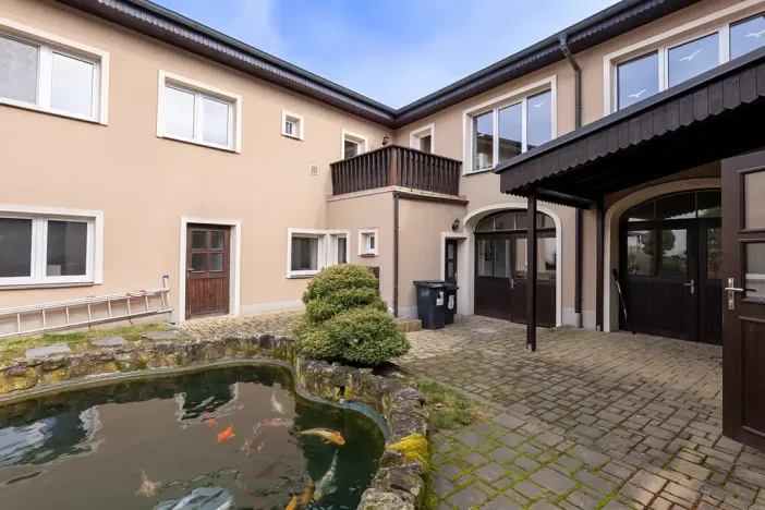 Prodej rodinného domu, Šestajovice, 325 m2