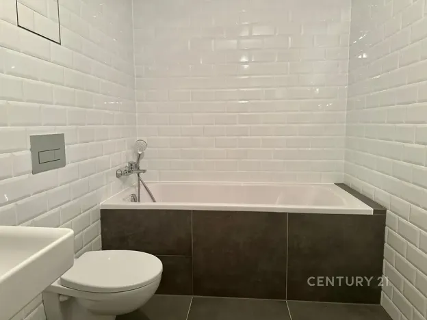 Prodej kanceláře, Praha - Vysočany, Kolbenova, 69 m2