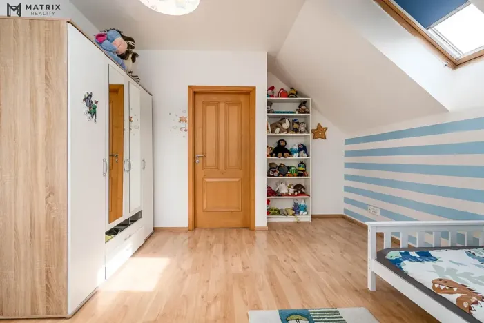 Prodej rodinného domu, Praha - Písnice, V zákopech, 294 m2