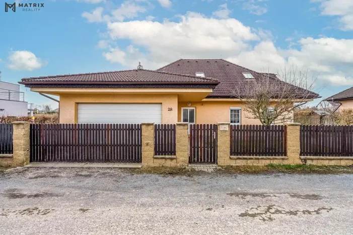 Prodej rodinného domu, Praha - Písnice, V zákopech, 294 m2