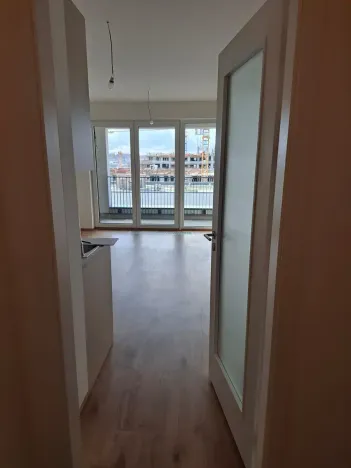 Pronájem bytu 1+kk, Praha - Hloubětín, Poděbradská, 32 m2
