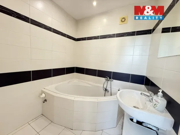 Pronájem bytu 2+1, Louny, Slovenského národního povstání, 65 m2