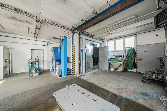 Prodej výrobních prostor, Bílovec, 629 m2