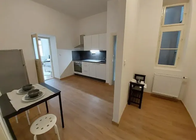 Pronájem bytu 2+kk, Praha - Nové Město, Lípová, 41 m2
