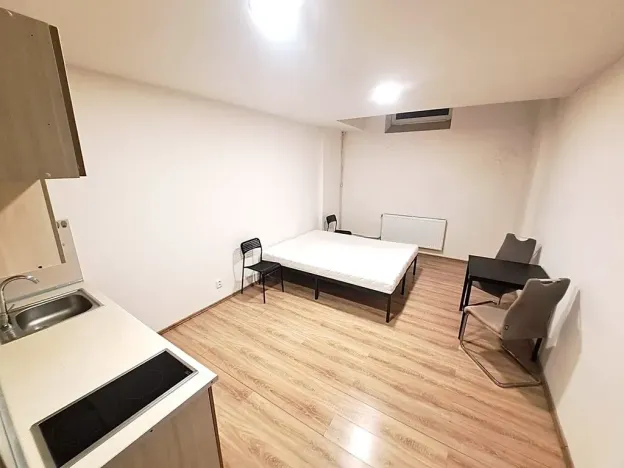 Pronájem bytu 1+kk, Praha - Radotín, Vrážská, 27 m2