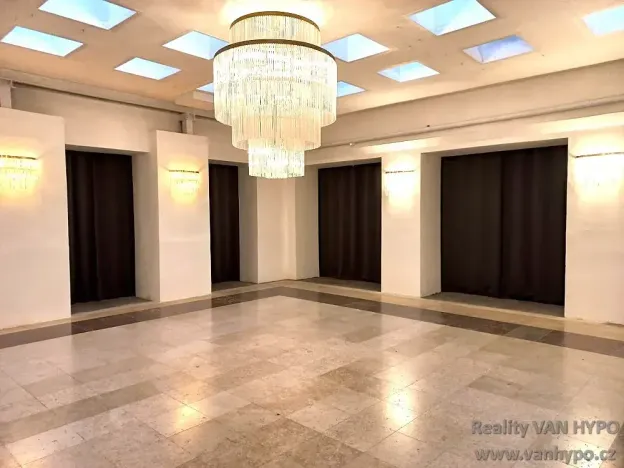 Prodej činžovního domu, Žatec, náměstí Svobody, 1500 m2