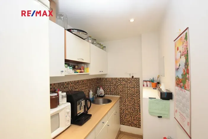 Prodej obchodního prostoru, Praha - Hlubočepy, Voskovcova, 141 m2