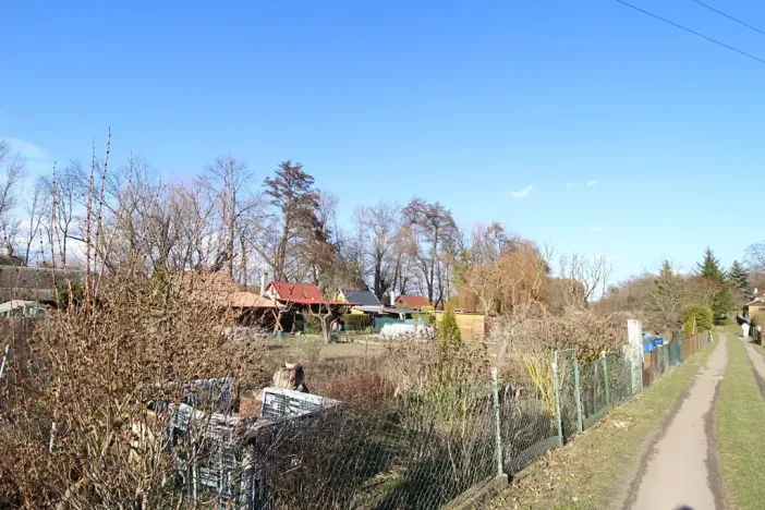 Pronájem chaty, Slaný, 16 m2