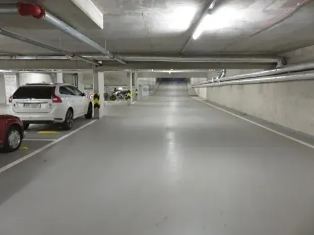 Pronájem garážového stání, Brno, Mojmírovo náměstí, 13 m2