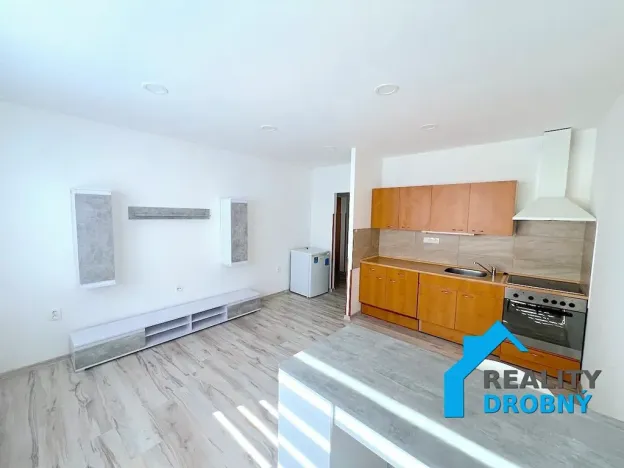 Pronájem bytu 2+kk, Děčín, B. Martinů, 42 m2