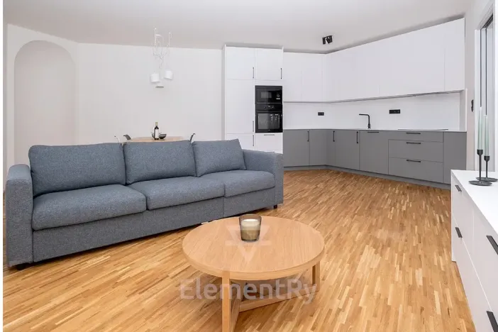 Pronájem bytu 2+kk, Hradec Králové, Komenského, 76 m2